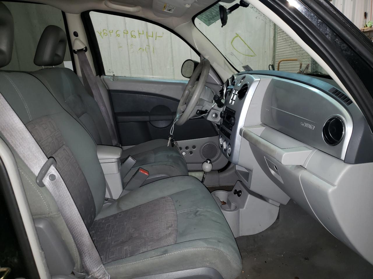 Photo 5 from auction – 2006 CHRYSLER PT CRUISER with VIN 3A4FY58B06T205278