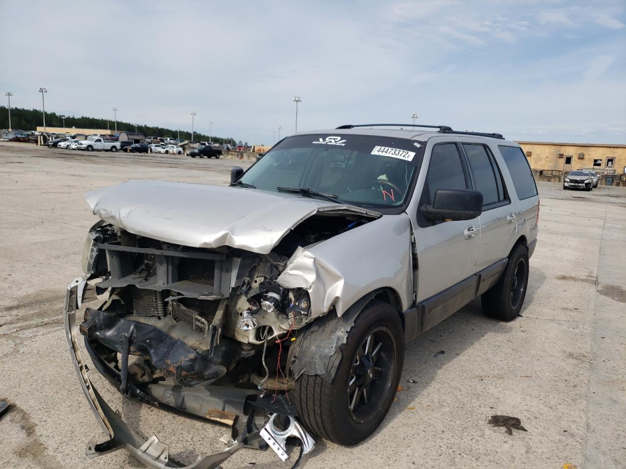 Photo 2 from auction – 2003 FORD EXPEDITION with VIN 1FMRU15W73LB27468