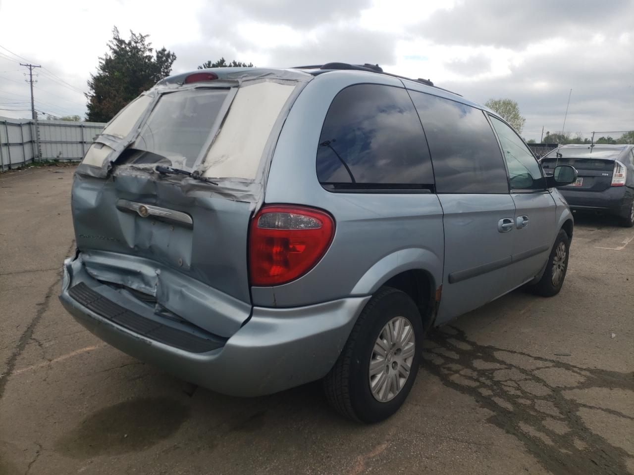 Photo 4 from auction – 2006 CHRYSLER TOWN & COU with VIN 1A4GP45R46B730879