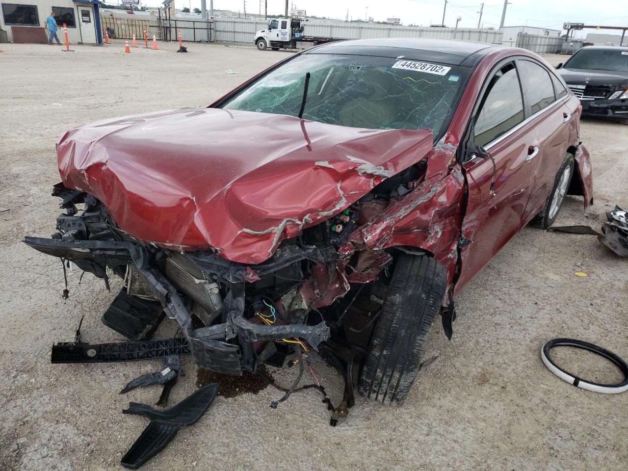 Photo 2 from auction – 2012 HYUNDAI SONATA SE with VIN 5NPEC4AC9CH465560