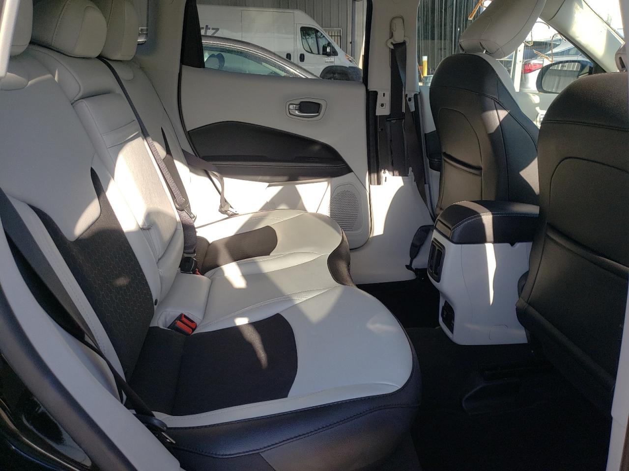 Photo 6 from auction – 2019 JEEP COMPASS LA with VIN 3C4NJCBB4KT743446