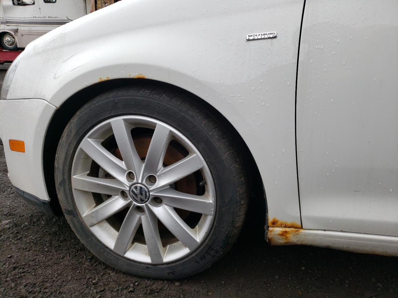 Photo 9 from auction – 2010 VOLKSWAGEN JETTA WOLF with VIN 3VWRA7AJ8AM058695