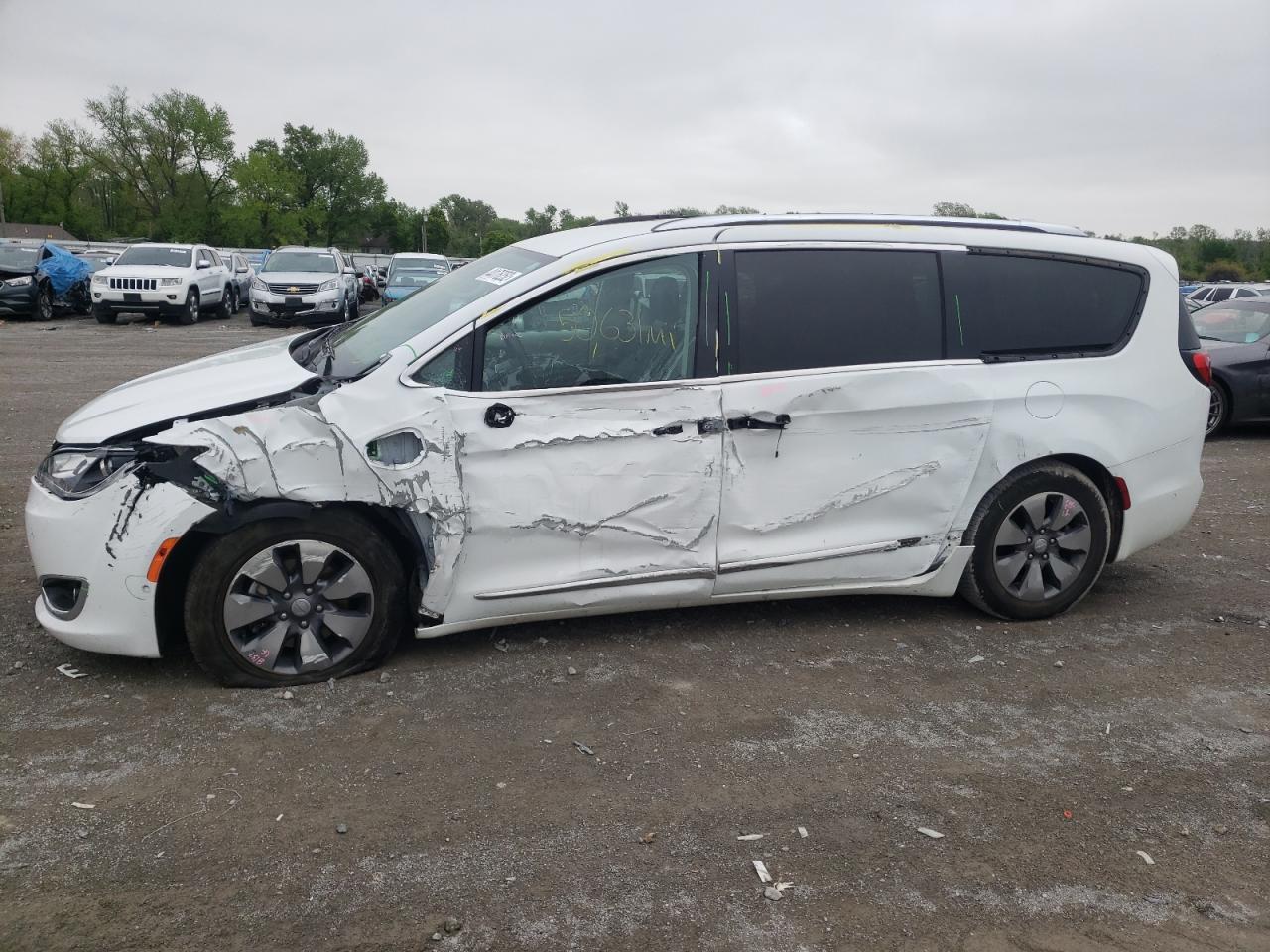Фото 9 с аукциона – 2018 CHRYSLER PACIFICA H с VIN 2C4RC1N75JR168475