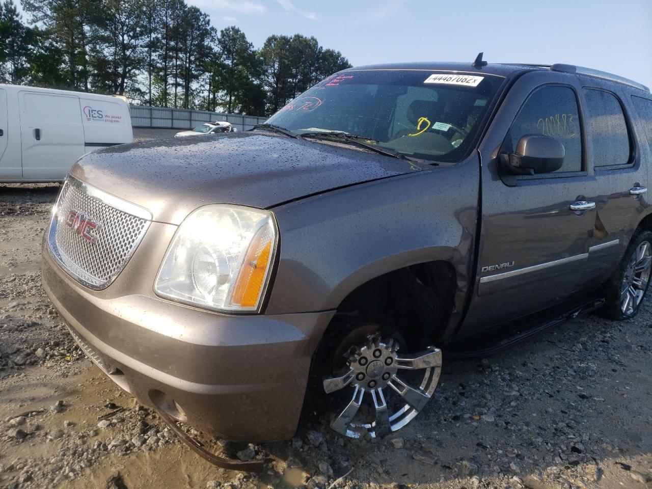 Photo 9 from auction – 2011 GMC YUKON DENA with VIN 1GKS2EEF1BR175633