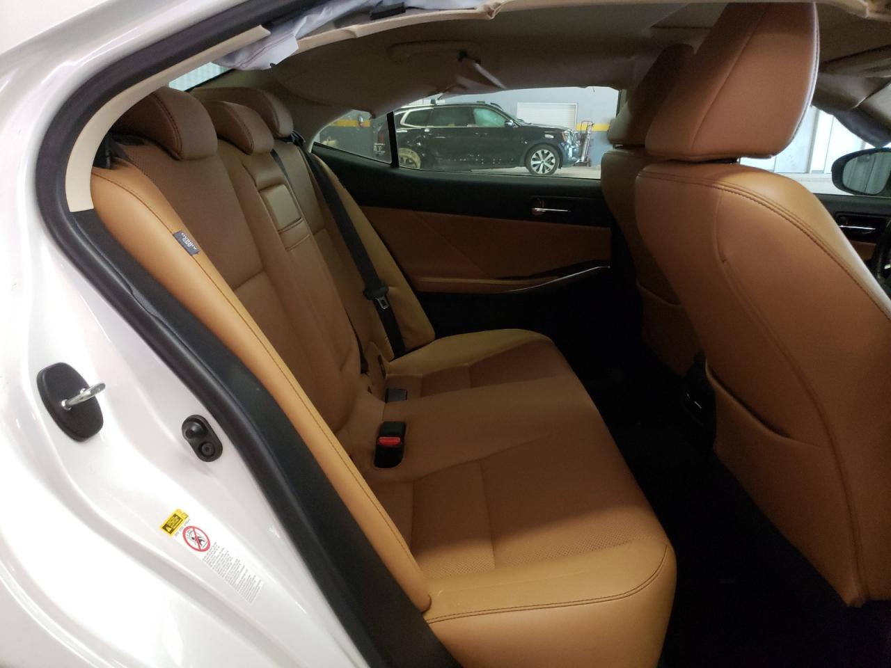 Photo 6 from auction – 2016 LEXUS IS 200T with VIN JTHBA1D29G5029984