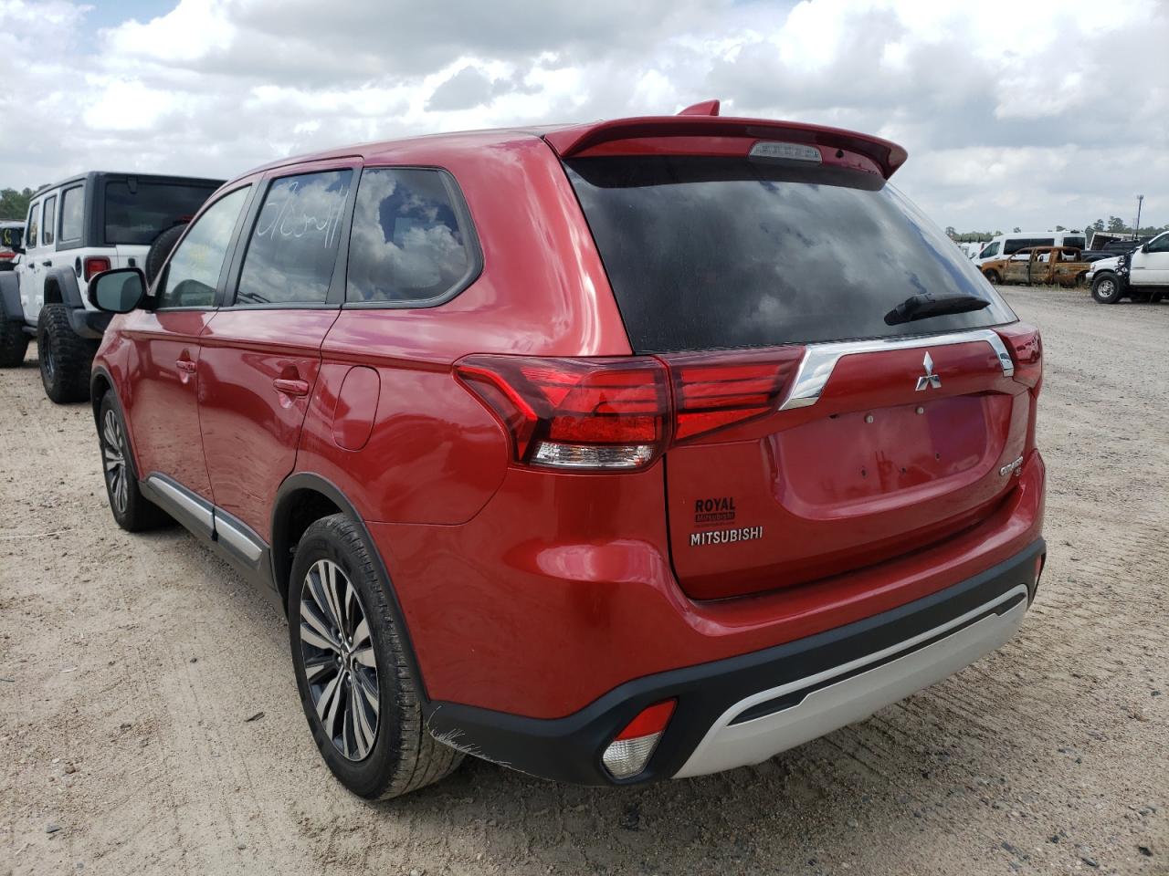 Photo 3 from auction – 2019 MITSUBISHI OUTLANDER with VIN JA4AD3A39KZ005743