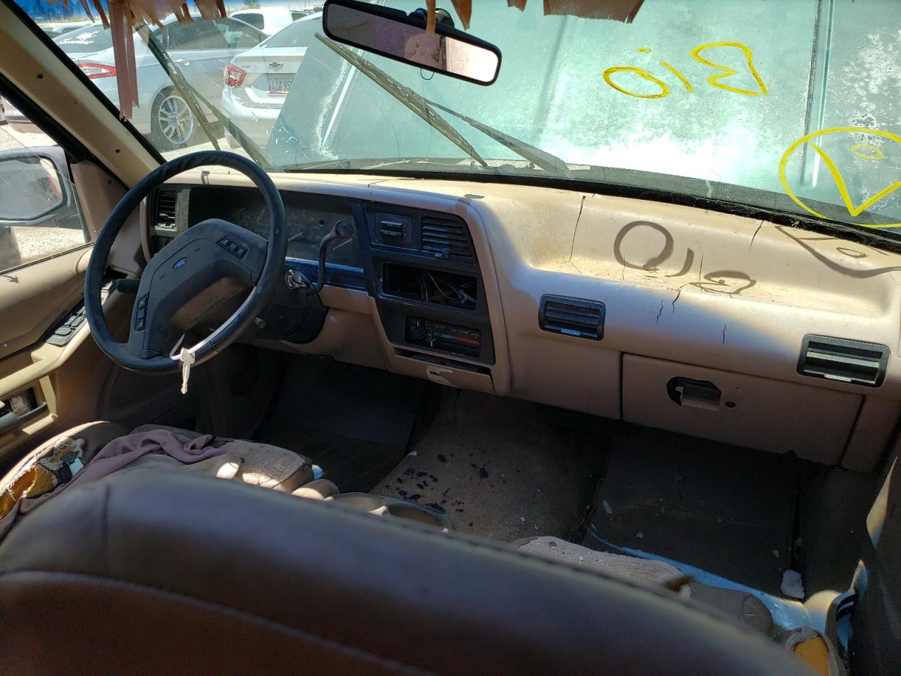 Photo 9 from auction – 1992 FORD EXPLORER with VIN 1FMDU34X7NUC59532