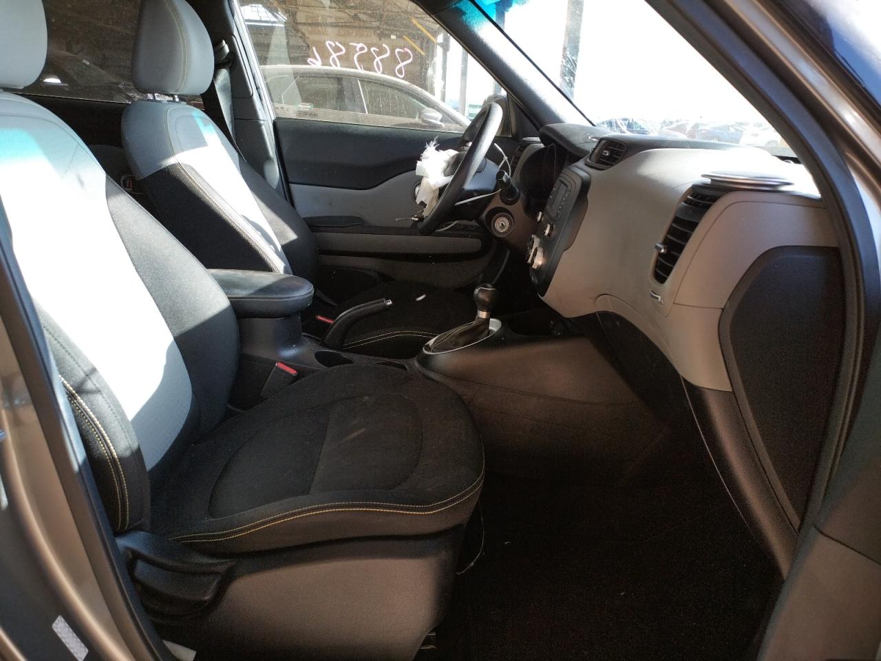 Photo 5 from auction – 2016 KIA SOUL + with VIN KNDJP3A57G7372643
