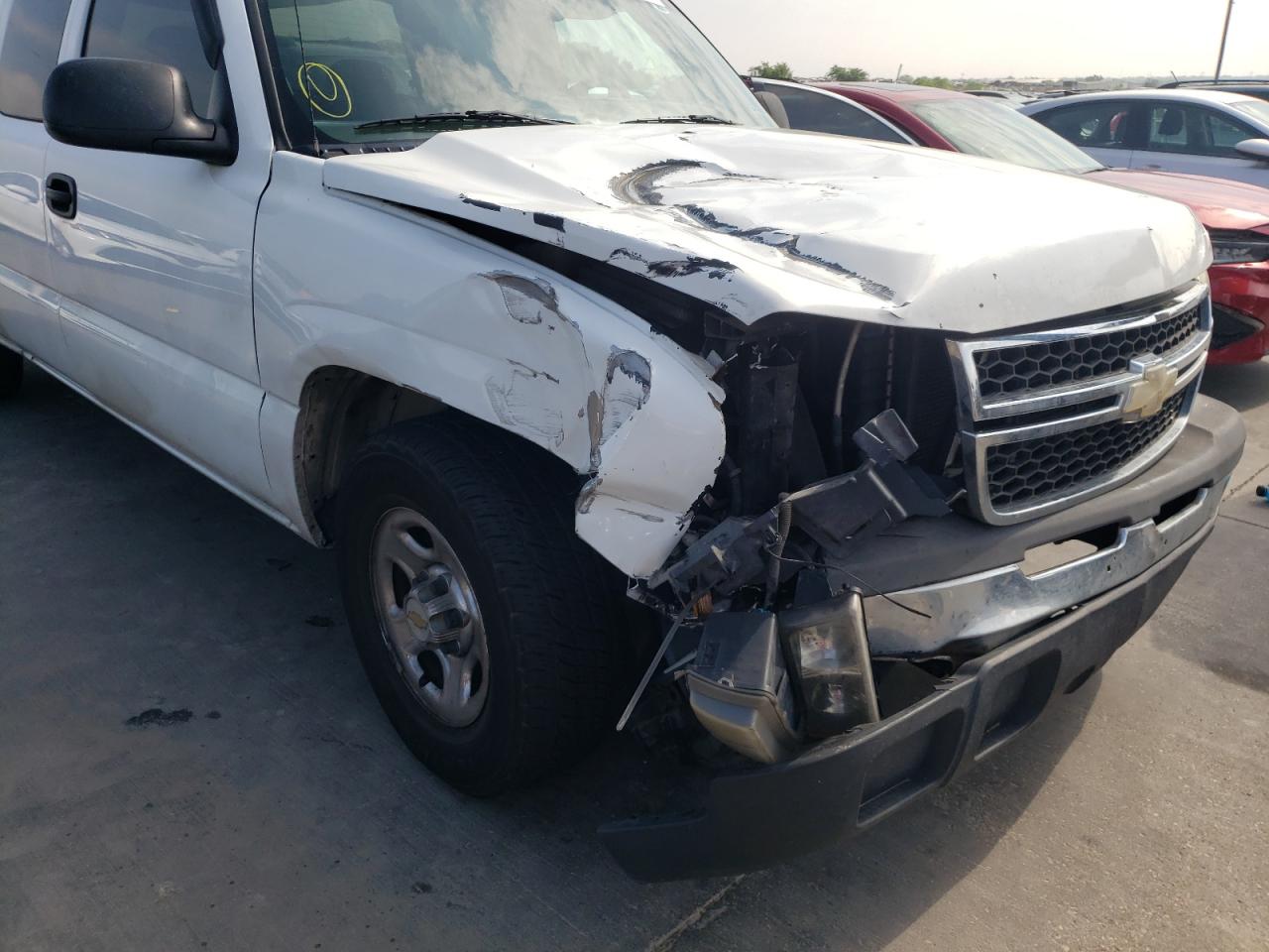 Photo 9 from auction – 2004 CHEVROLET SILVERADO with VIN 1GCEC19T64E386707