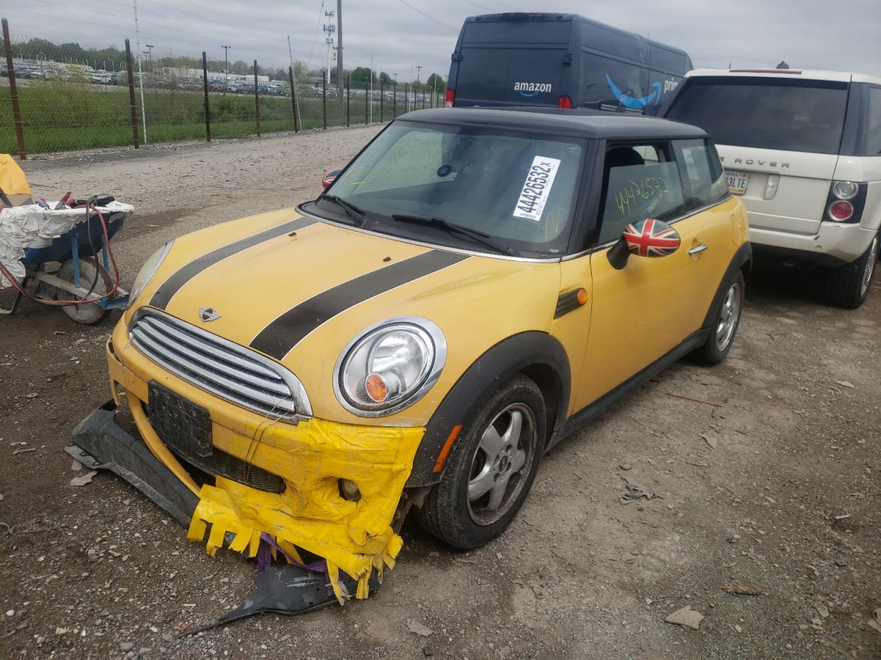 Photo 2 from auction – 2009 MINI COOPER with VIN WMWMF33549TU73854