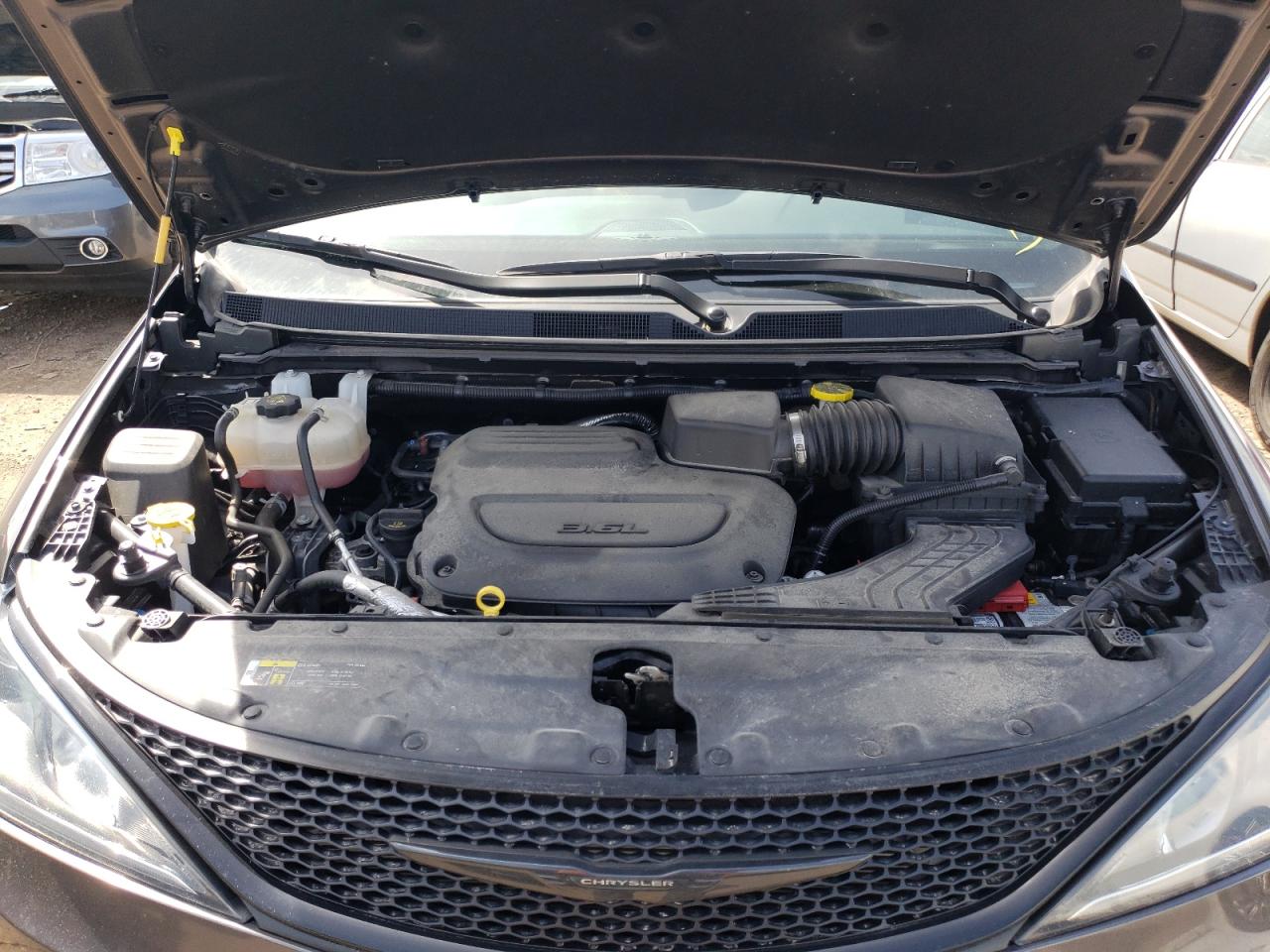 Photo 7 from auction – 2019 CHRYSLER PACIFICA T with VIN 2C4RC1BG4KR593336