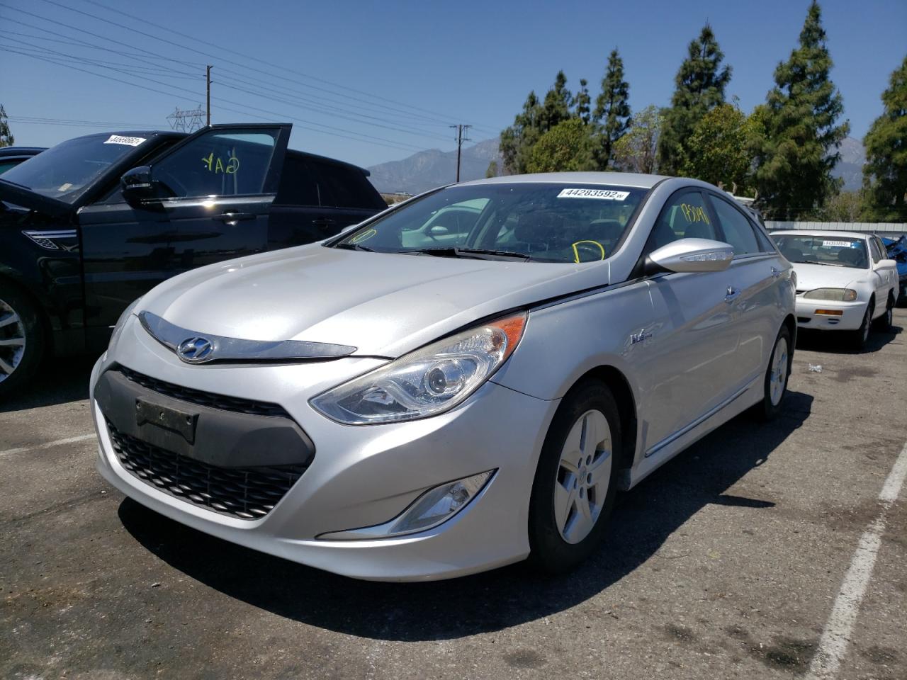 Photo 2 from auction – 2012 HYUNDAI SONATA HYB with VIN KMHEC4A46CA031172