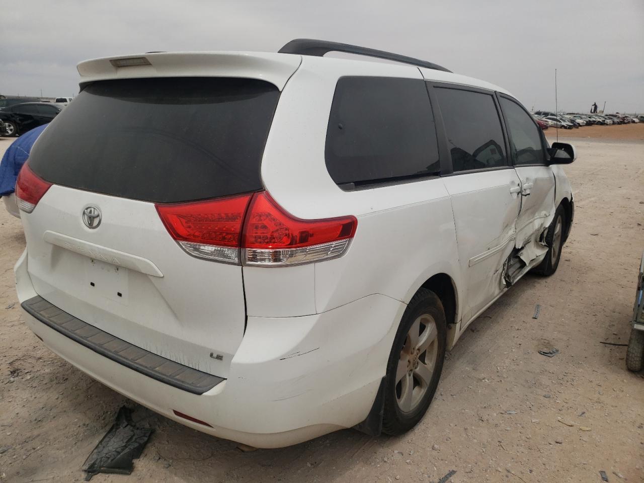 Photo 4 from auction – 2011 TOYOTA SIENNA LE with VIN 5TDKK3DC9BS173296
