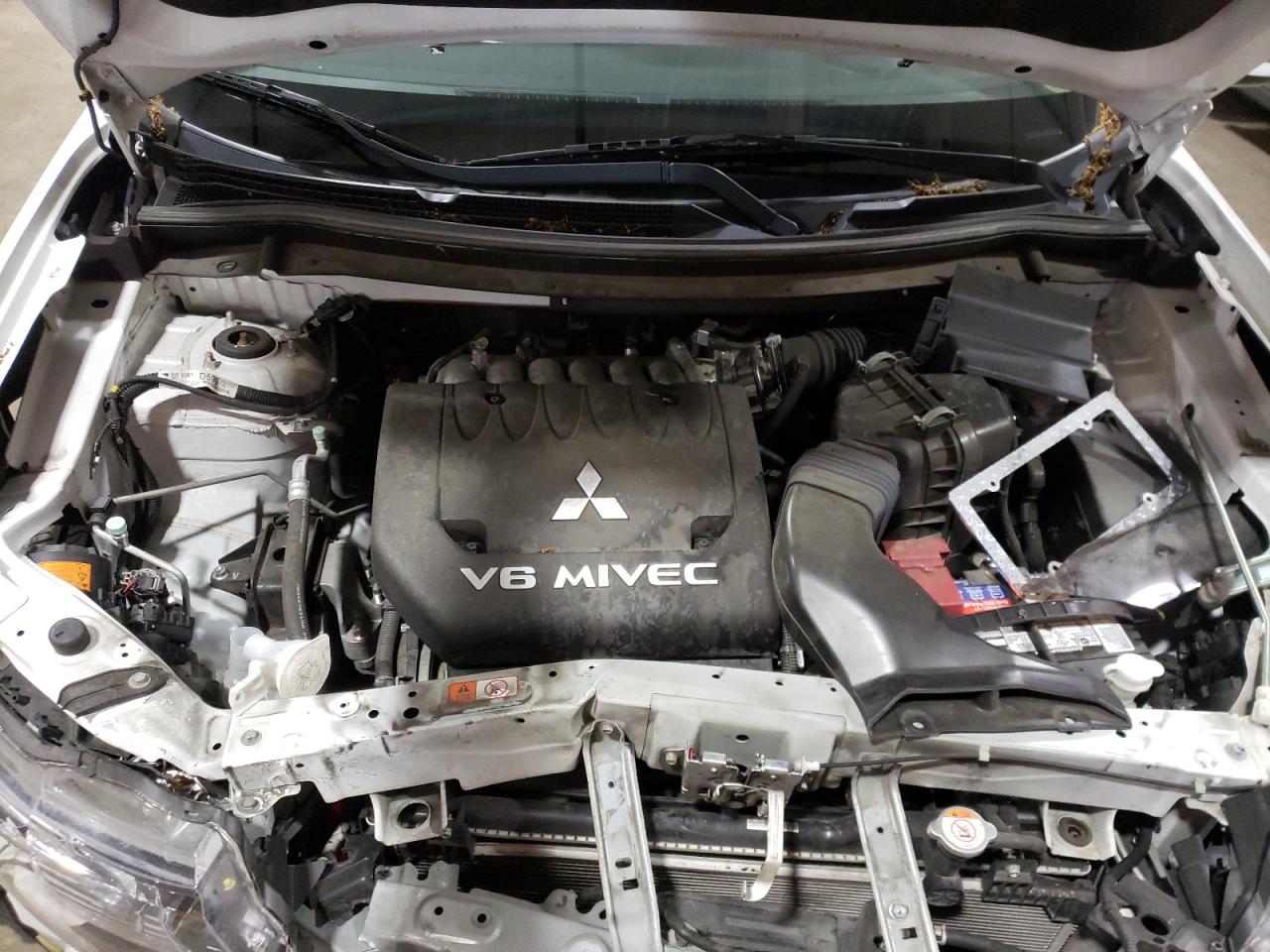 Photo 7 from auction – 2014 MITSUBISHI OUTLANDER with VIN JA4JZ4AX8EZ002590
