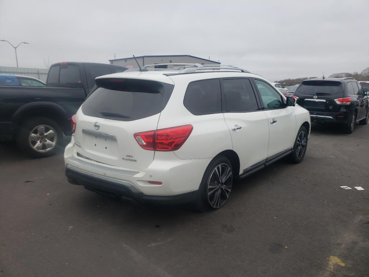 Photo 4 from auction – 2017 NISSAN PATHFINDER with VIN 5N1DR2MM8HC601419