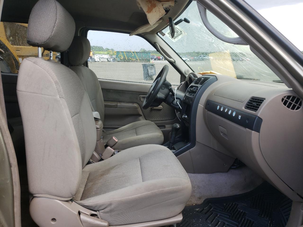 Photo 5 from auction – 2002 NISSAN FRONTIER C with VIN 1N6ED27T12C332114