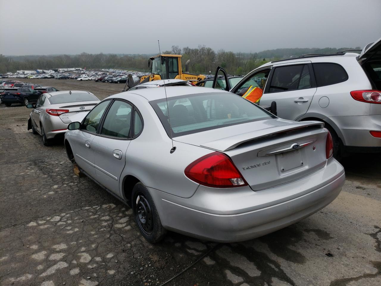 Photo 3 from auction – 2003 FORD TAURUS SES with VIN 1FAFP55U13G126576
