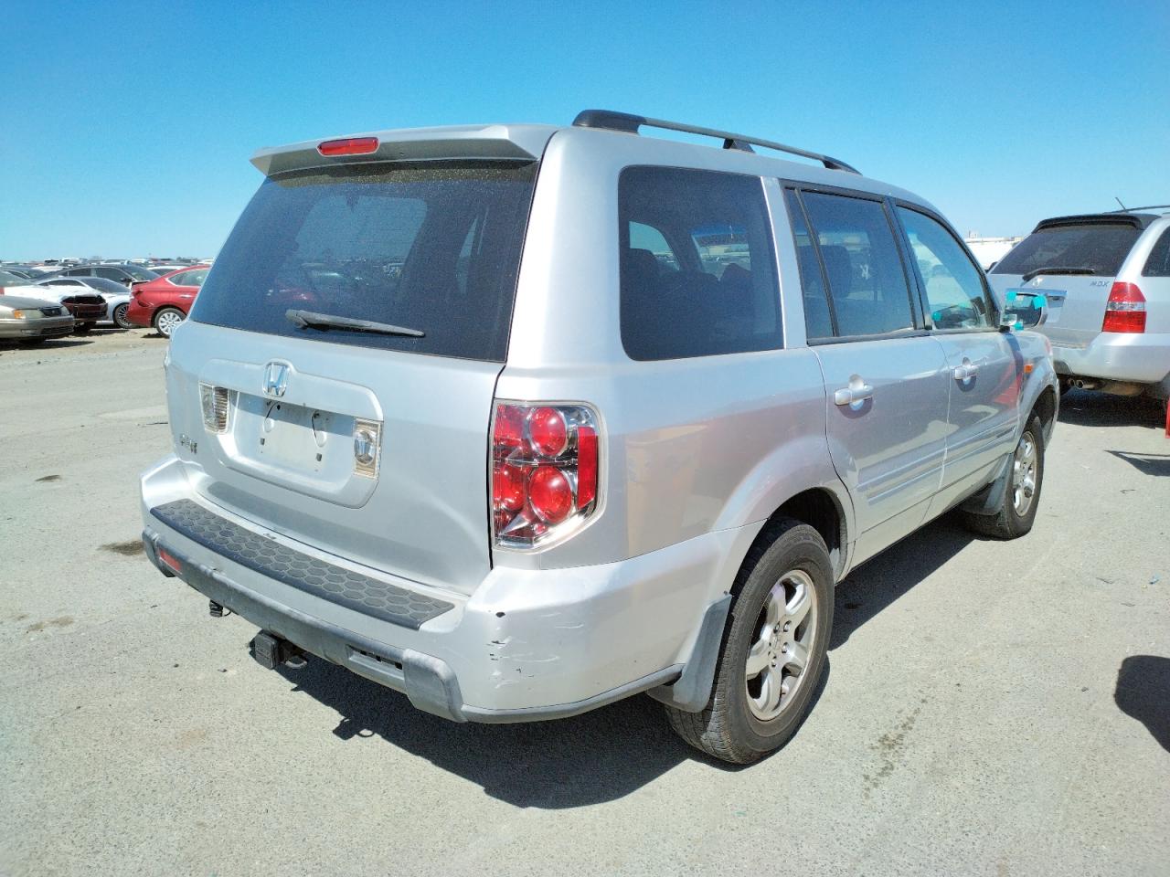 Photo 4 from auction – 2006 HONDA PILOT EX with VIN 5FNYF28456B004897