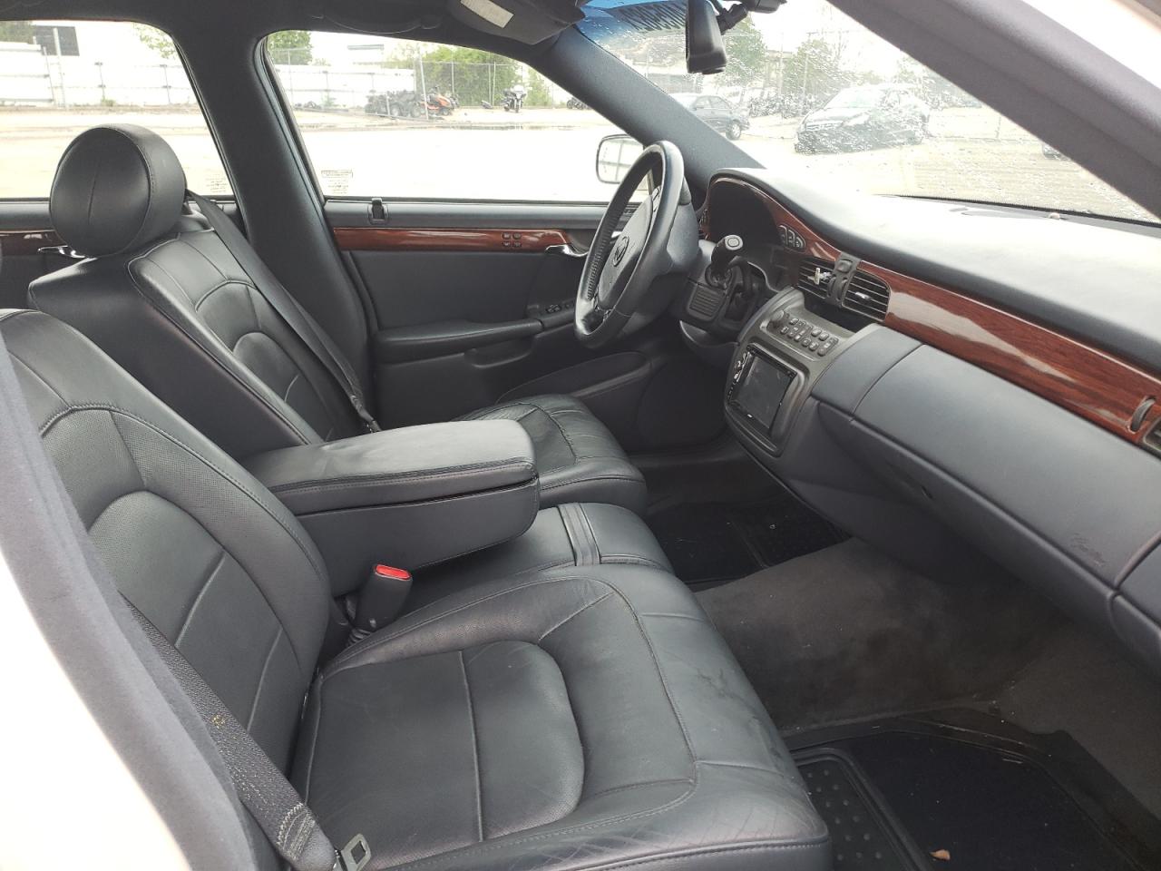 Photo 5 from auction – 2004 CADILLAC DEVILLE with VIN 1G6KD54Y74U124388