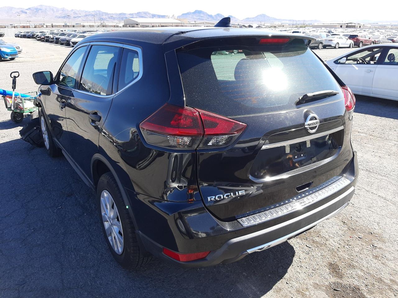 Photo 3 from auction – 2018 NISSAN ROGUE S with VIN 5N1AT2MT7JC723920
