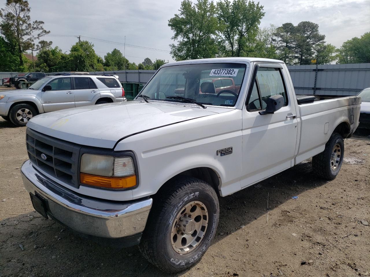 Photo 2 from auction – 1994 FORD F250 with VIN 1FTEF25N8RNB65833