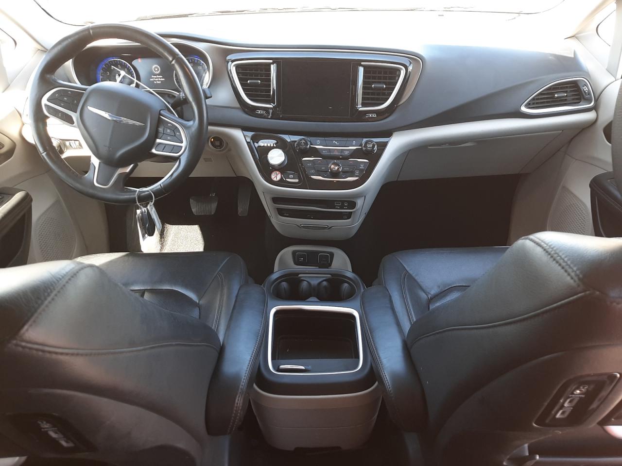 Photo 9 from auction – 2020 CHRYSLER PACIFICA T with VIN 2C4RC1EG0LR182772
