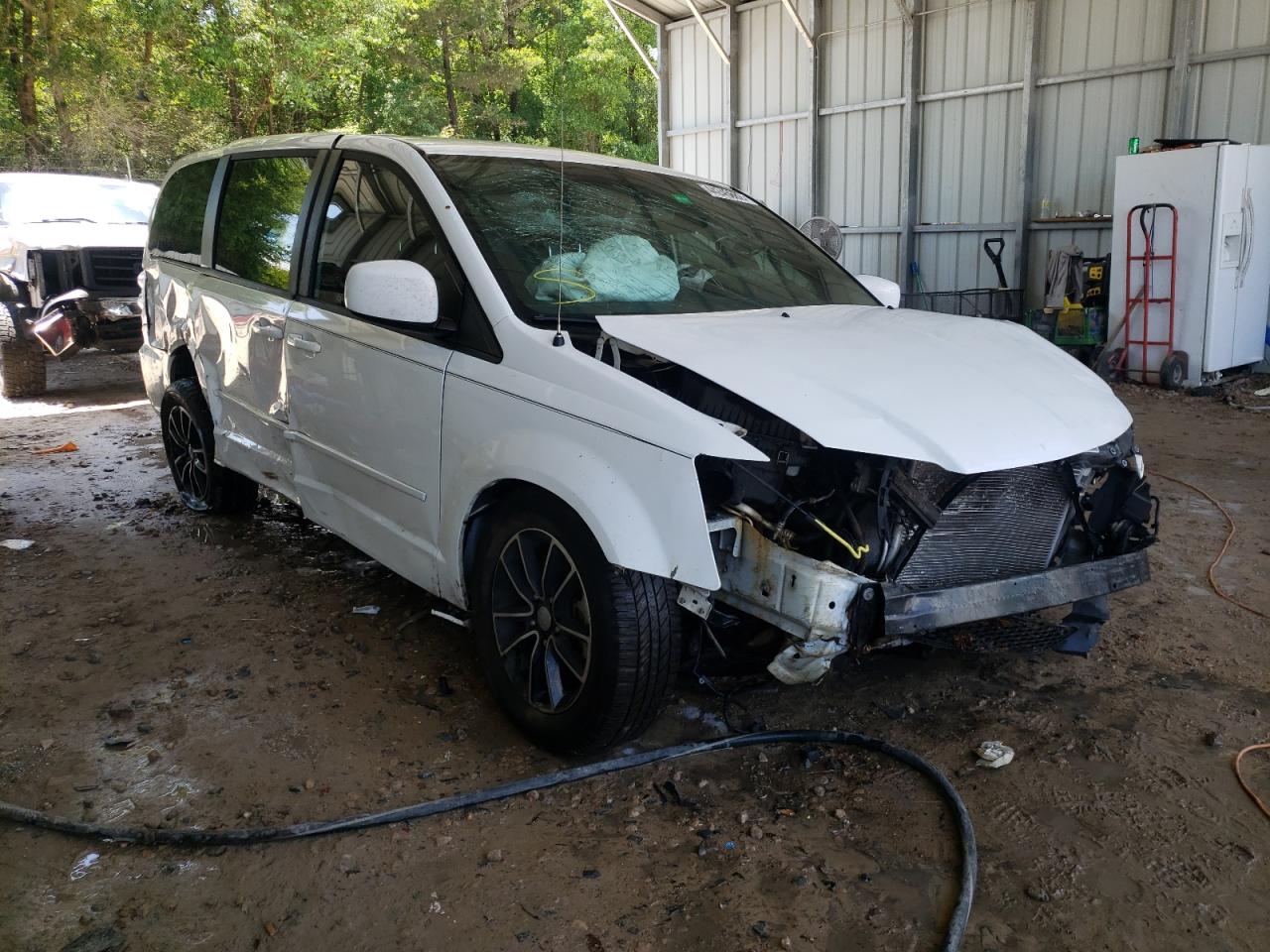 DODGE GRAND CARA 2017 with VIN 2C4RDGBG4HR726878 - Photo from auction