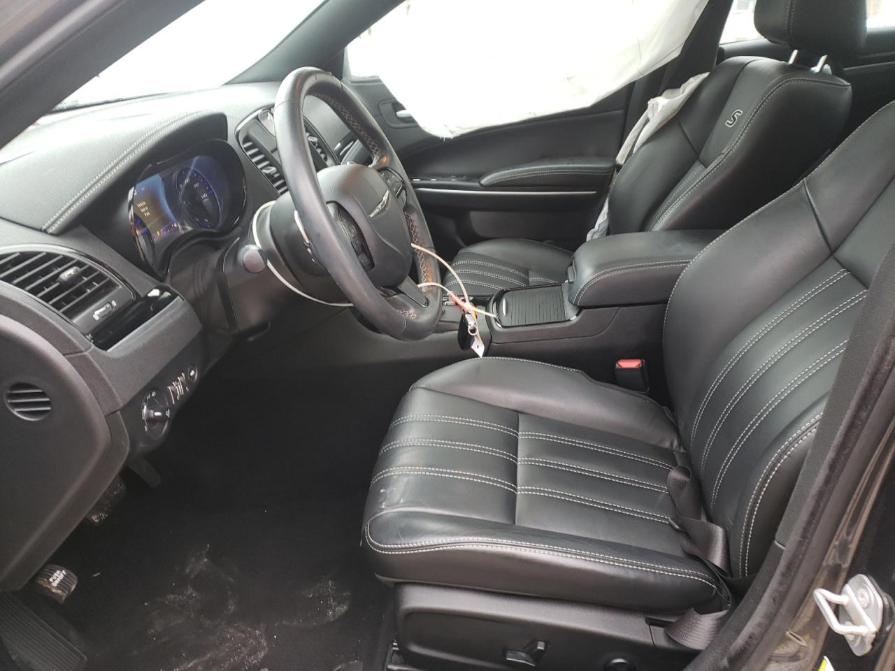 Photo 5 from auction – 2019 CHRYSLER 300 S with VIN 2C3CCAGG0KH727347