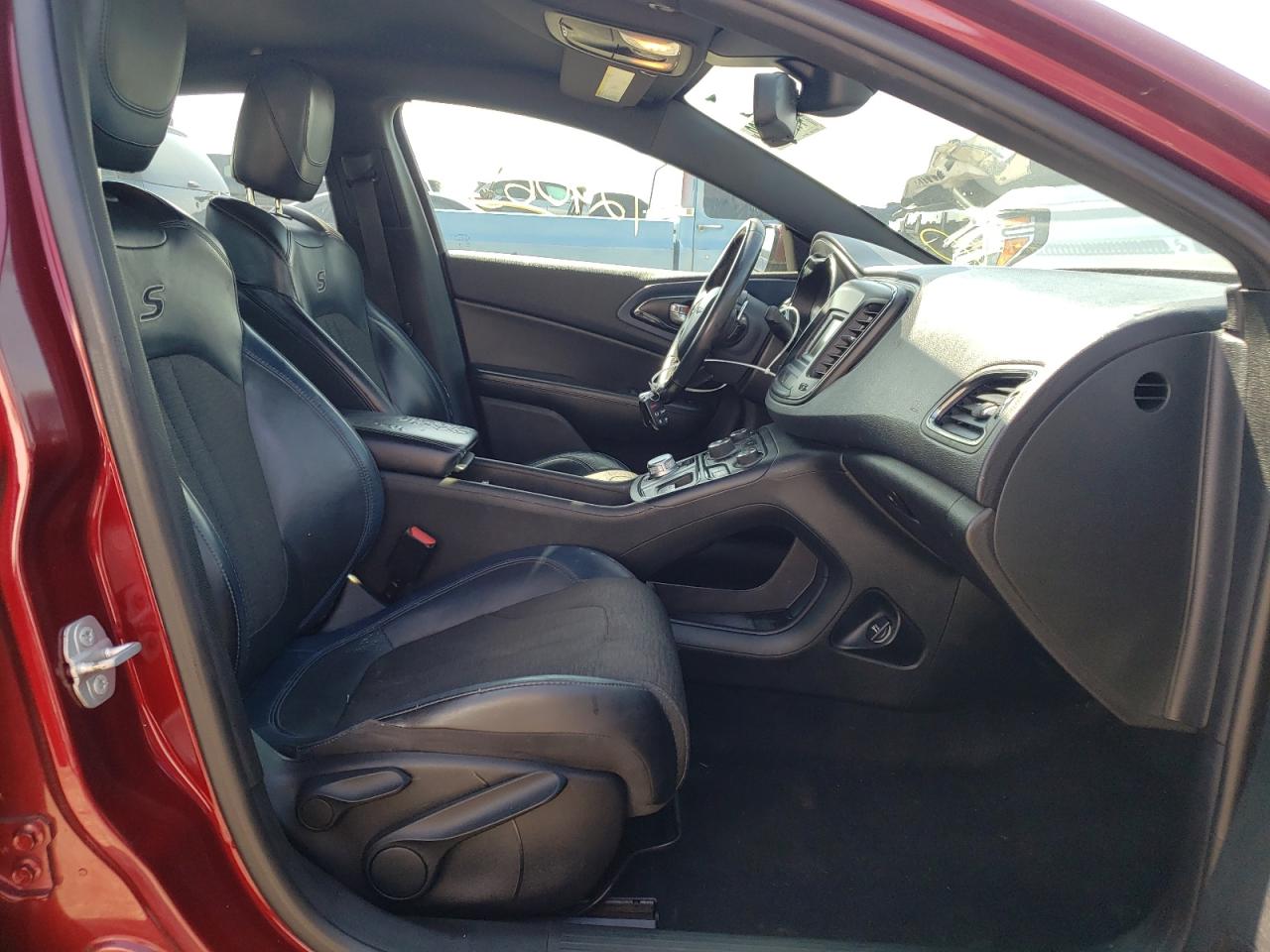 Photo 18 from auction – 2015 CHRYSLER 200 S with VIN 1C3CCCBB3FN675698