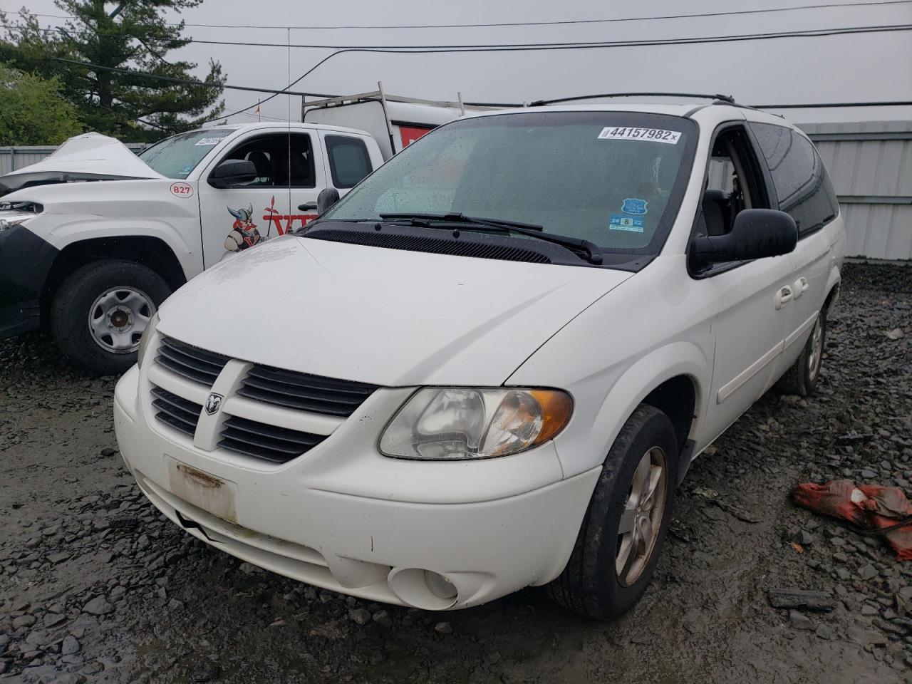 Photo 2 from auction – 2007 DODGE GRAND CARA with VIN 2D4GP44LX7R204572
