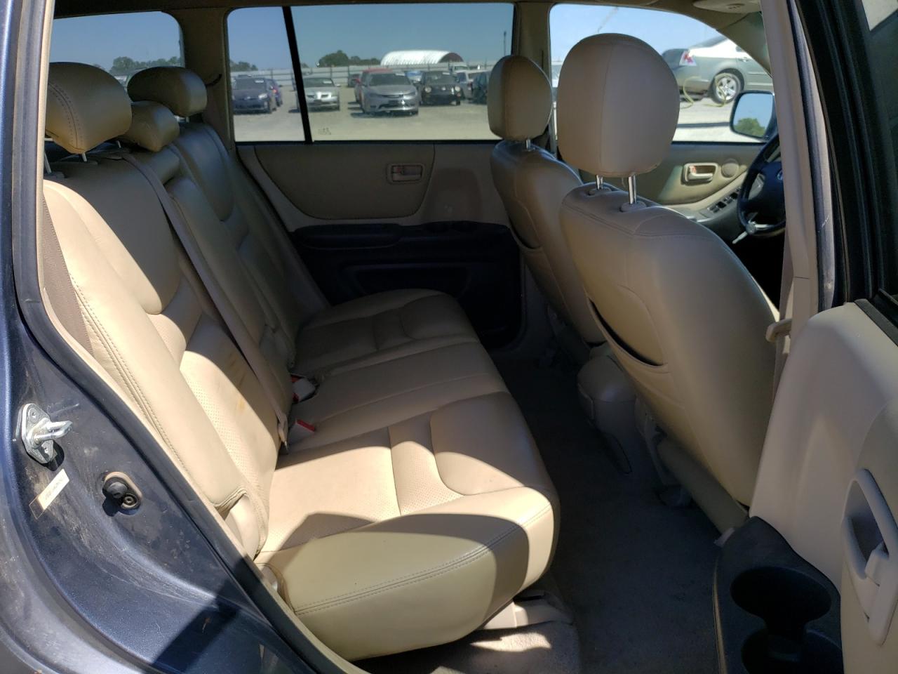 Photo 6 from auction – 2002 TOYOTA HIGHLANDER with VIN JTEGD21AX20029221