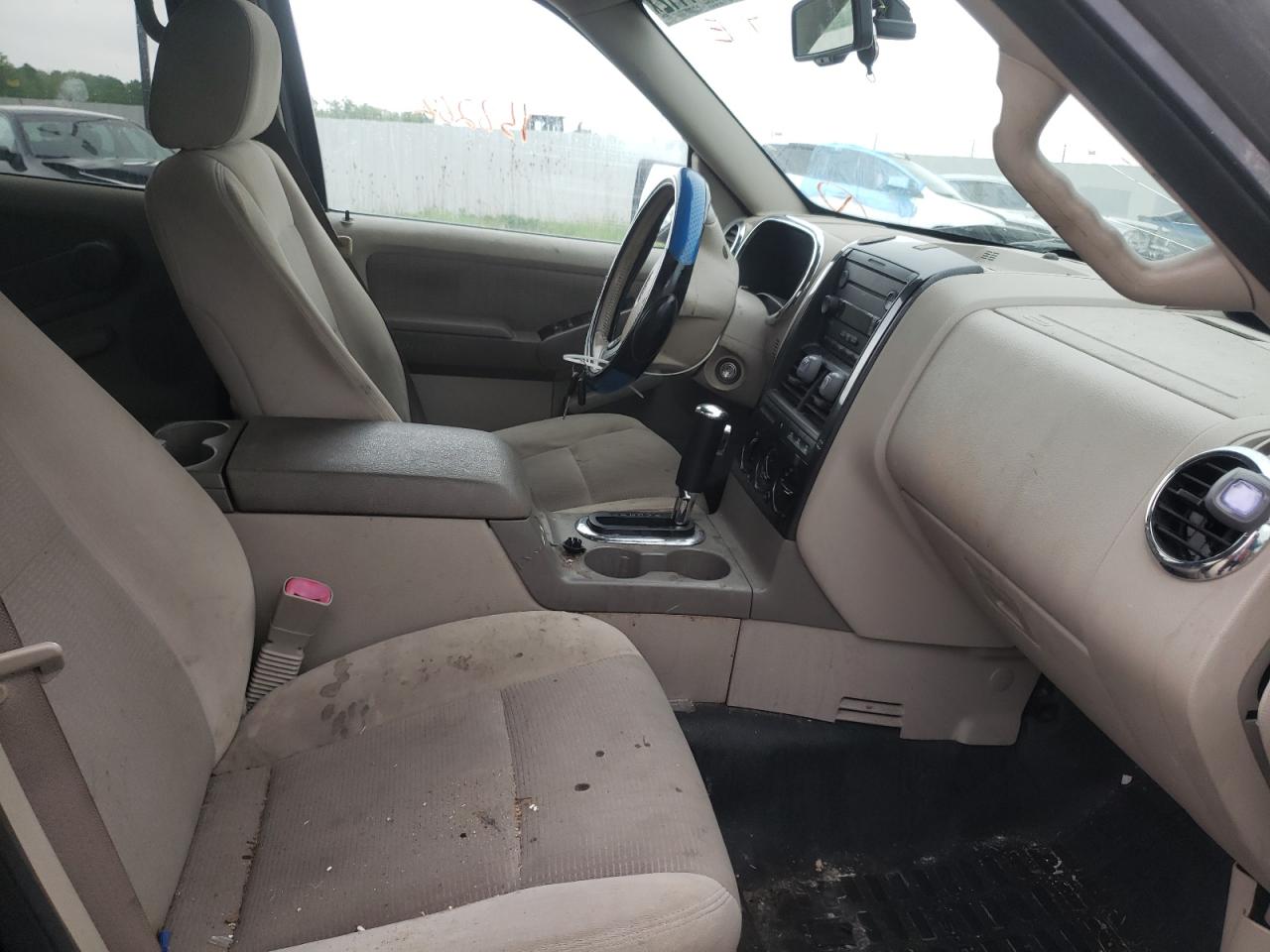 Photo 5 from auction – 2007 FORD EXPLORER S with VIN 1FMEU51K07UA15135