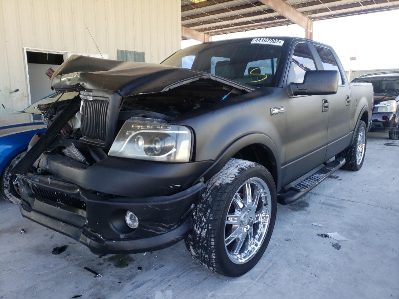 Photo 2 from auction – 2006 FORD F150 SUPER with VIN 1FTPW12596FA46153
