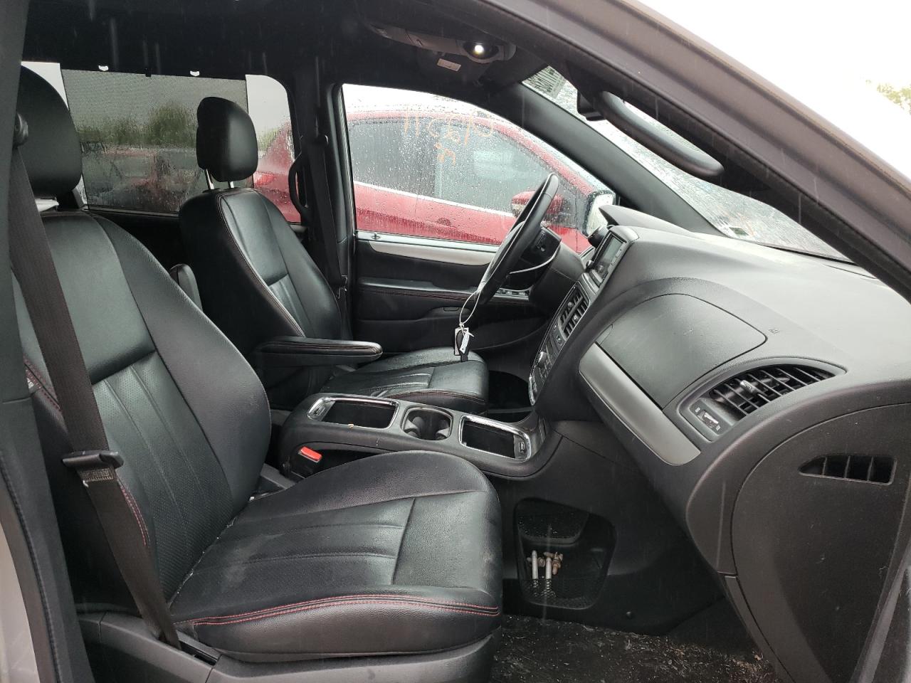 Photo 5 from auction – 2017 DODGE GRAND CARA with VIN 2C4RDGEG9HR842685
