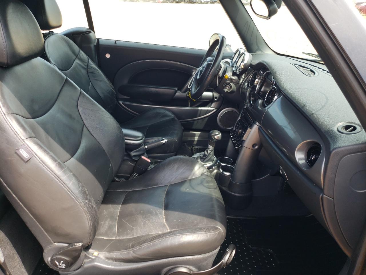 Photo 5 from auction – 2007 MINI COOPER S with VIN WMWRH33537TL95225