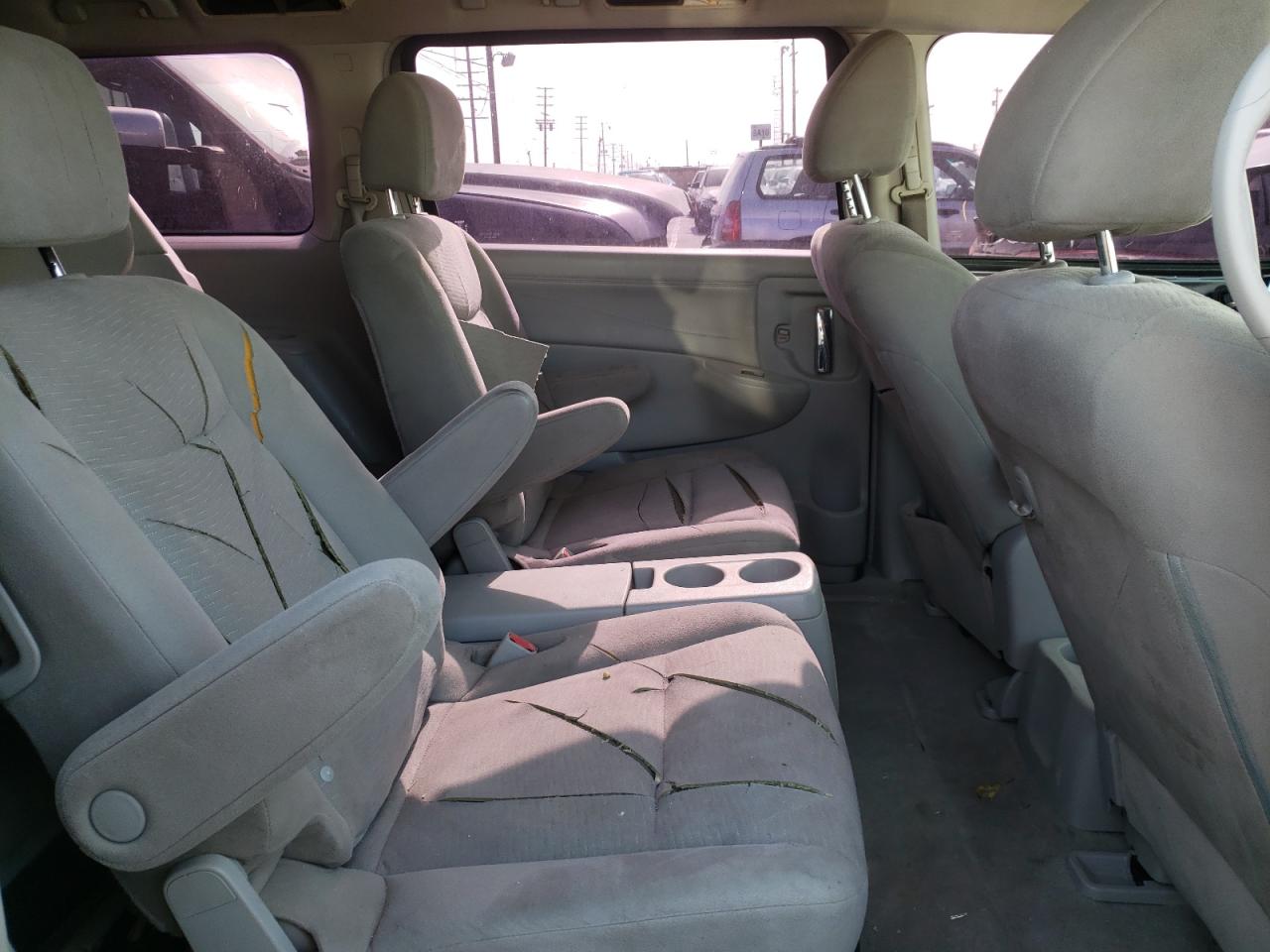 Photo 6 from auction – 2014 NISSAN QUEST S with VIN JN8AE2KP3E9104369