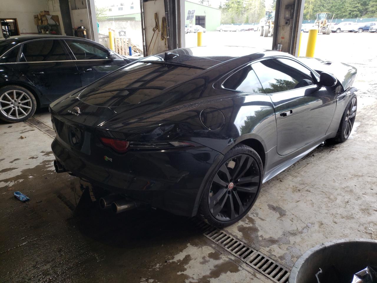 Photo 4 from auction – 2019 JAGUAR F-TYPE R with VIN SAJD51EE5KCK61964