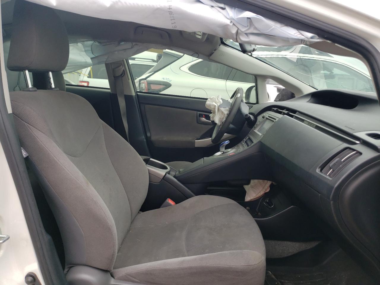 Photo 5 from auction – 2015 TOYOTA PRIUS with VIN JTDKN3DU5F1875618