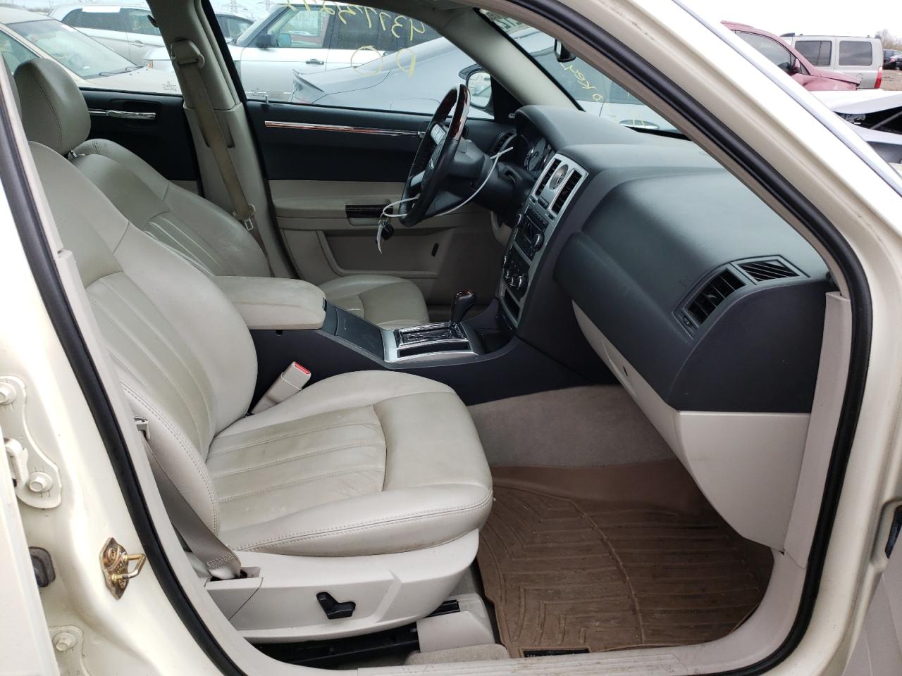 Photo 5 from auction – 2006 CHRYSLER 300C with VIN 2C3KA63H56H440265