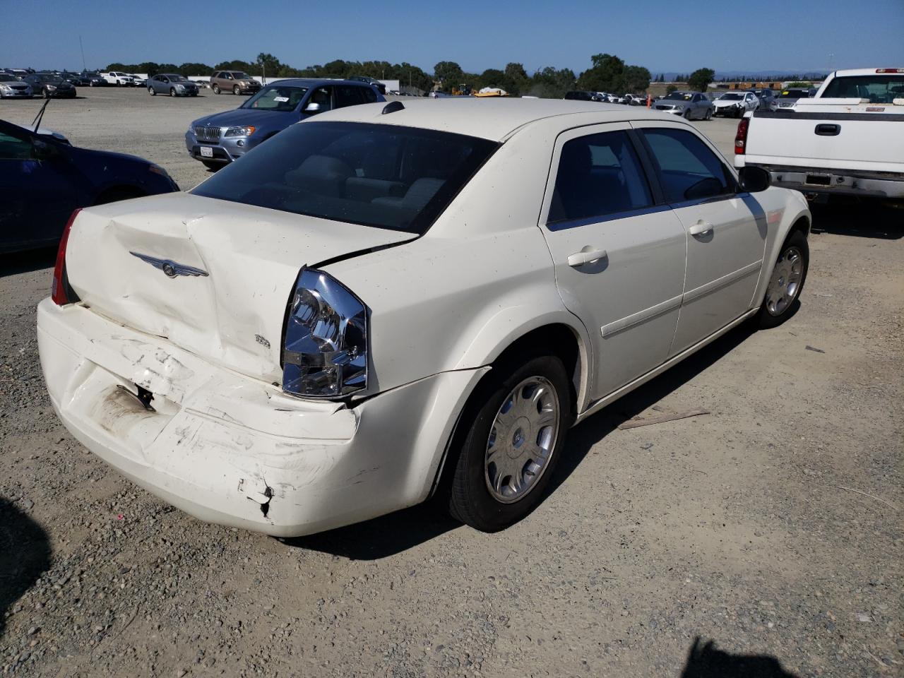 Photo 4 from auction – 2005 CHRYSLER 300 with VIN 2C3JA43R15H187517