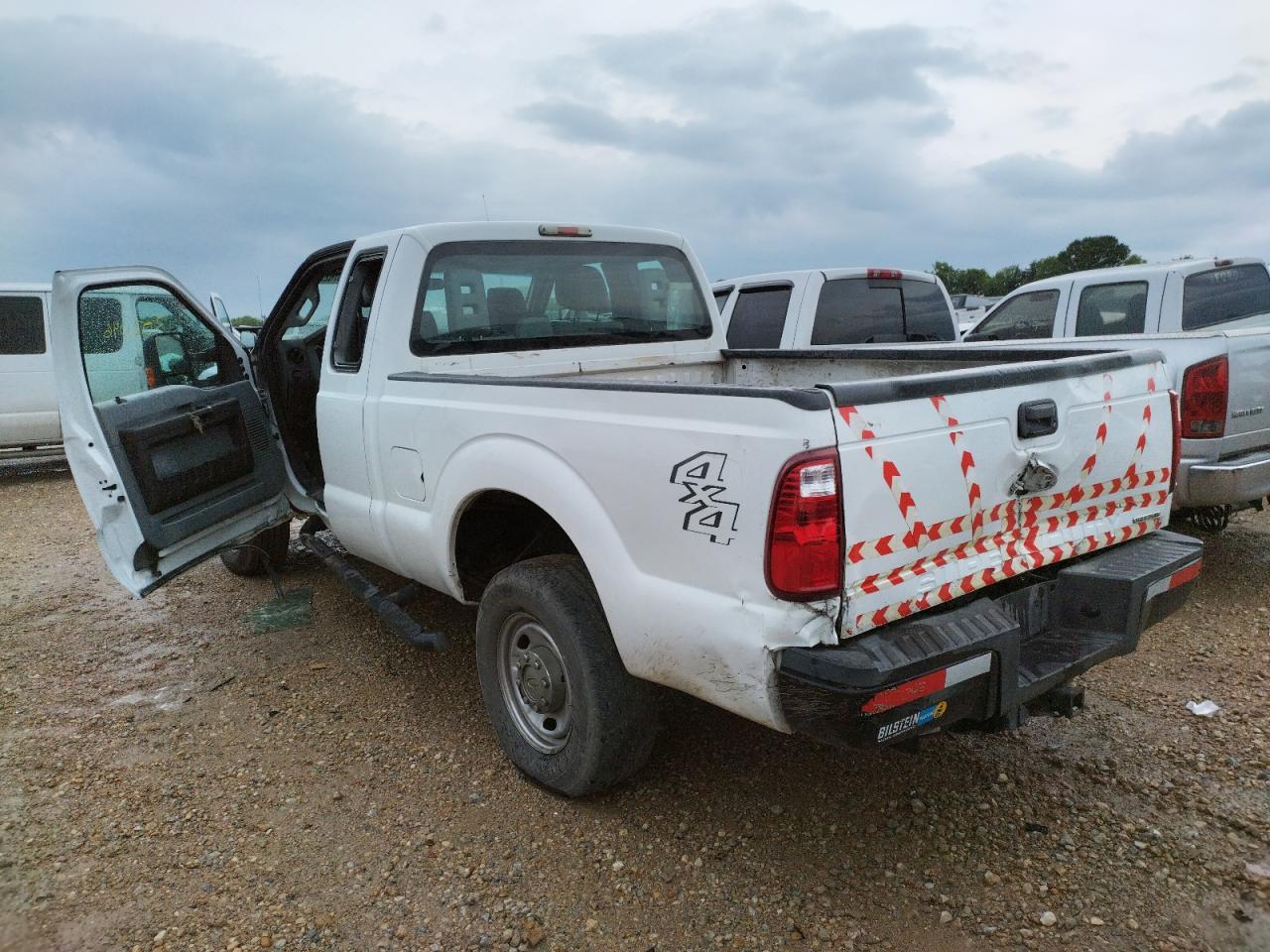 Photo 3 from auction – 2013 FORD F250 SUPER with VIN 1FT7X2B6XDEA99006