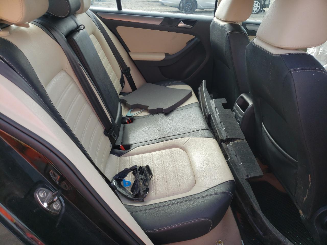 Photo 6 from auction – 2012 VOLKSWAGEN JETTA SEL with VIN 3VWLP7AJ7CM424315