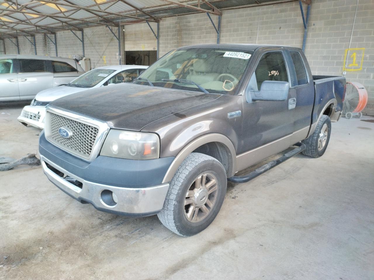 Photo 2 from auction – 2006 FORD F150 with VIN 1FTPX14516KB63047