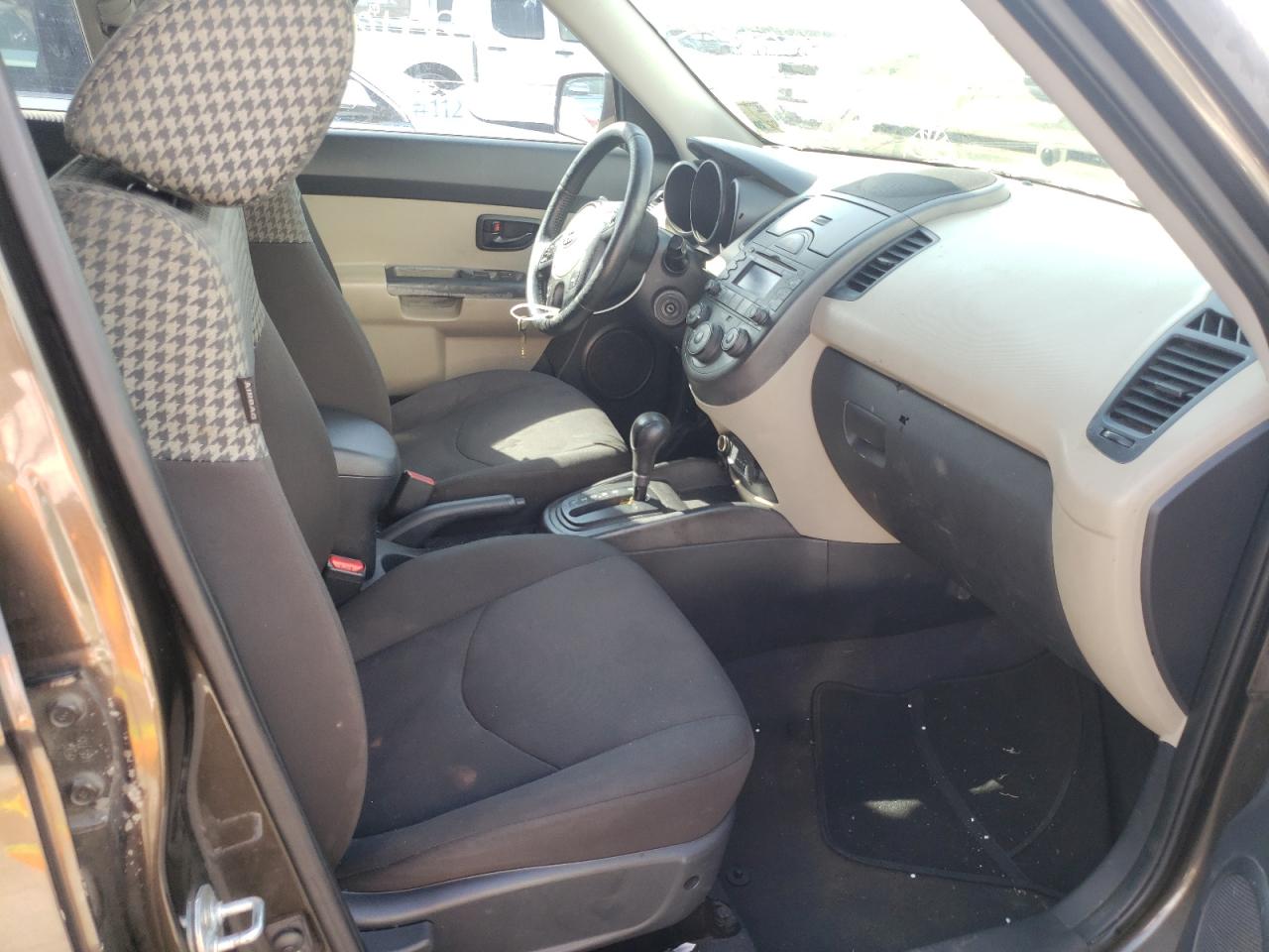 Photo 5 from auction – 2010 KIA SOUL with VIN KNDJT2A24A7095761