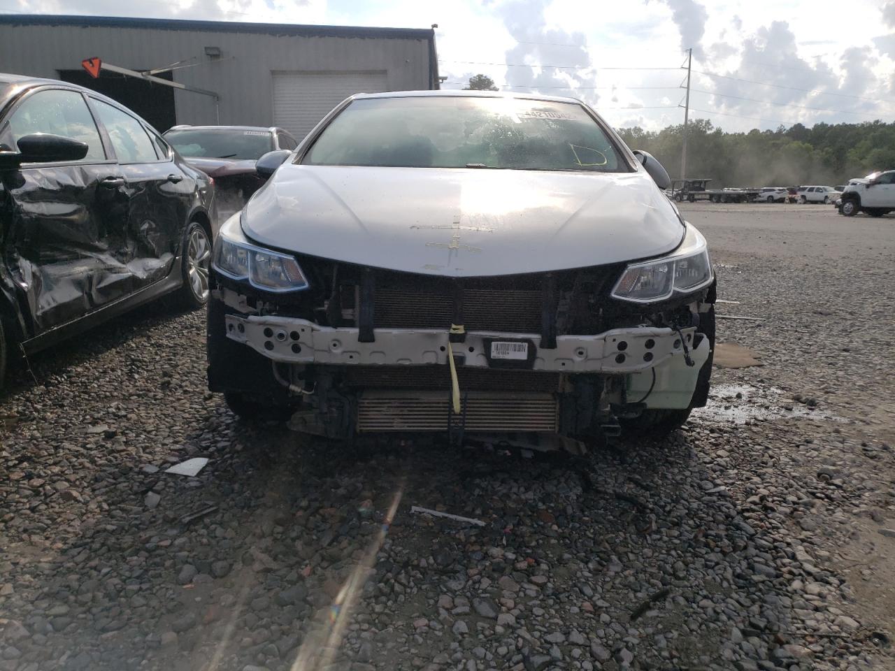 Photo 9 from auction – 2018 CHEVROLET CRUZE LS with VIN 1G1BC5SM2J7128089
