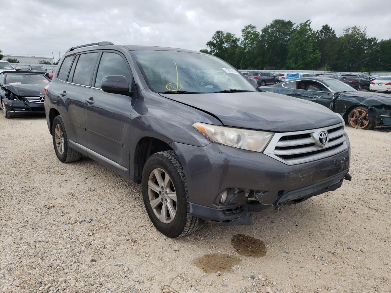 Photo 13 from auction – 2011 TOYOTA HIGHLANDER with VIN 5TDZK3EHXBS034609