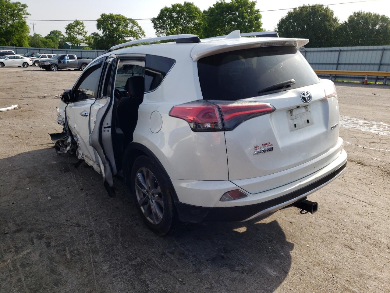 Photo 3 from auction – 2016 TOYOTA RAV4 LIMIT with VIN JTMYFREV2GJ064880