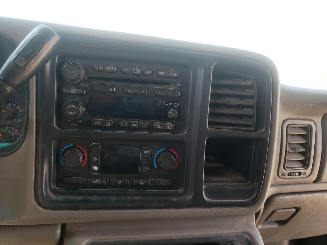 Photo 10 from auction – 2005 CHEVROLET SILVERADO with VIN 1GCJK33235F803273