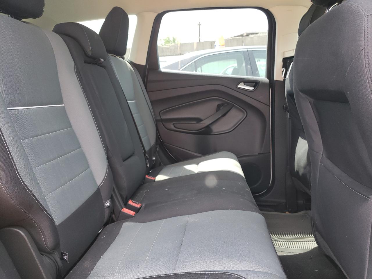 Photo 6 from auction – 2015 FORD ESCAPE SE with VIN 1FMCU9G97FUB67589