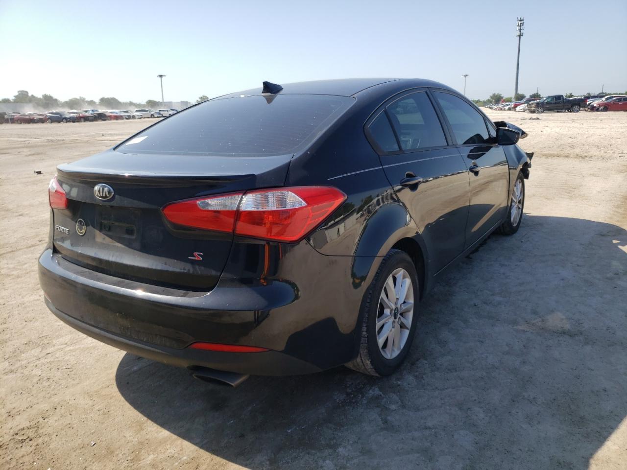Photo 4 from auction – 2017 KIA FORTE LX with VIN 3KPFL4A75HE033342